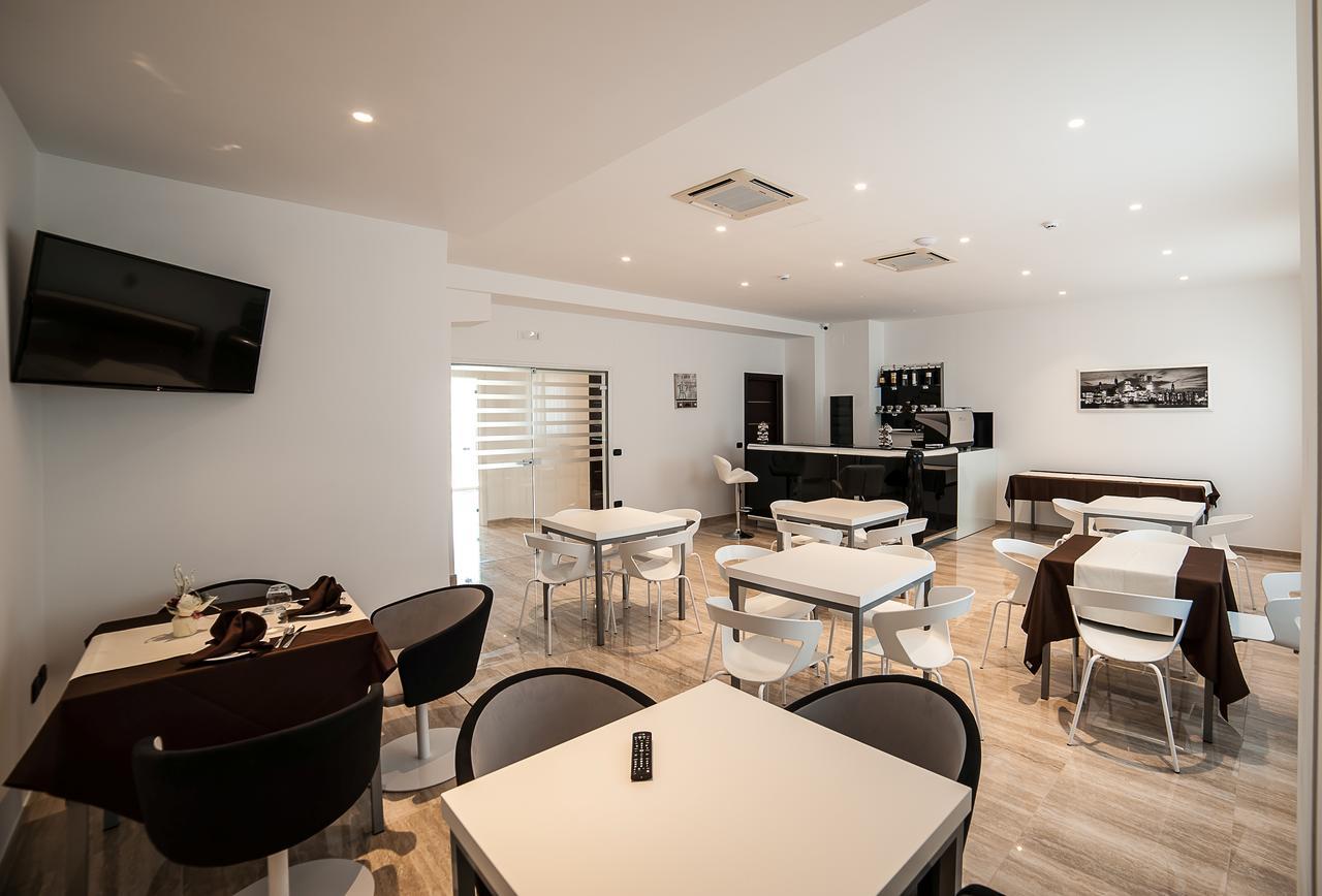 Family Center Hotel اتينا لوكانا المظهر الخارجي الصورة