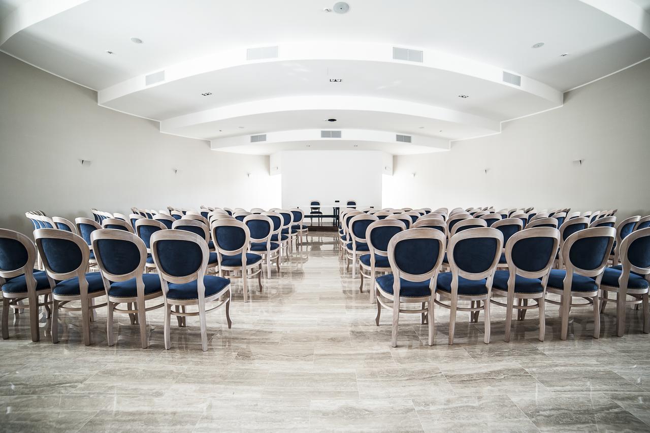 Family Center Hotel اتينا لوكانا المظهر الخارجي الصورة