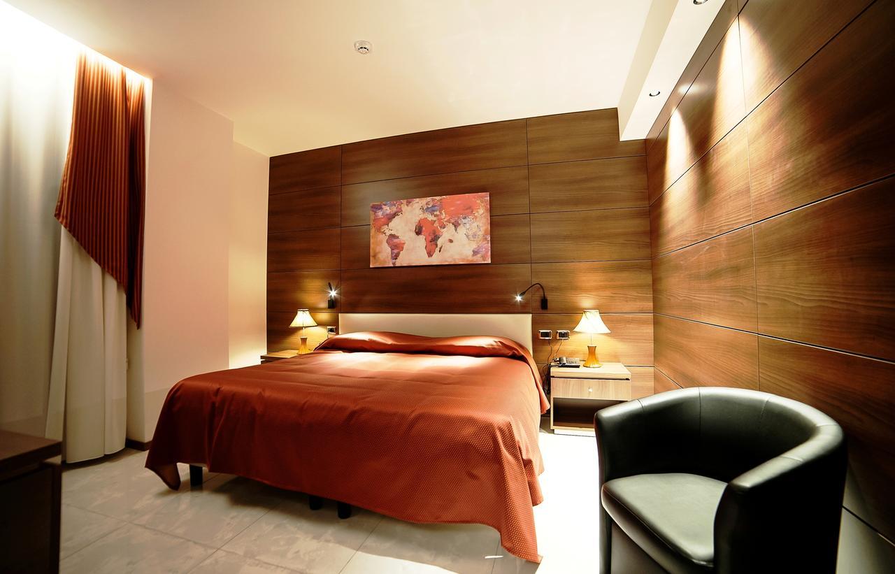 Family Center Hotel اتينا لوكانا المظهر الخارجي الصورة